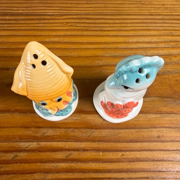 Vintage Seahorse & Squid Salt and Pepper Shaker Set | Nautical Ceramic - Picture 4 of 8